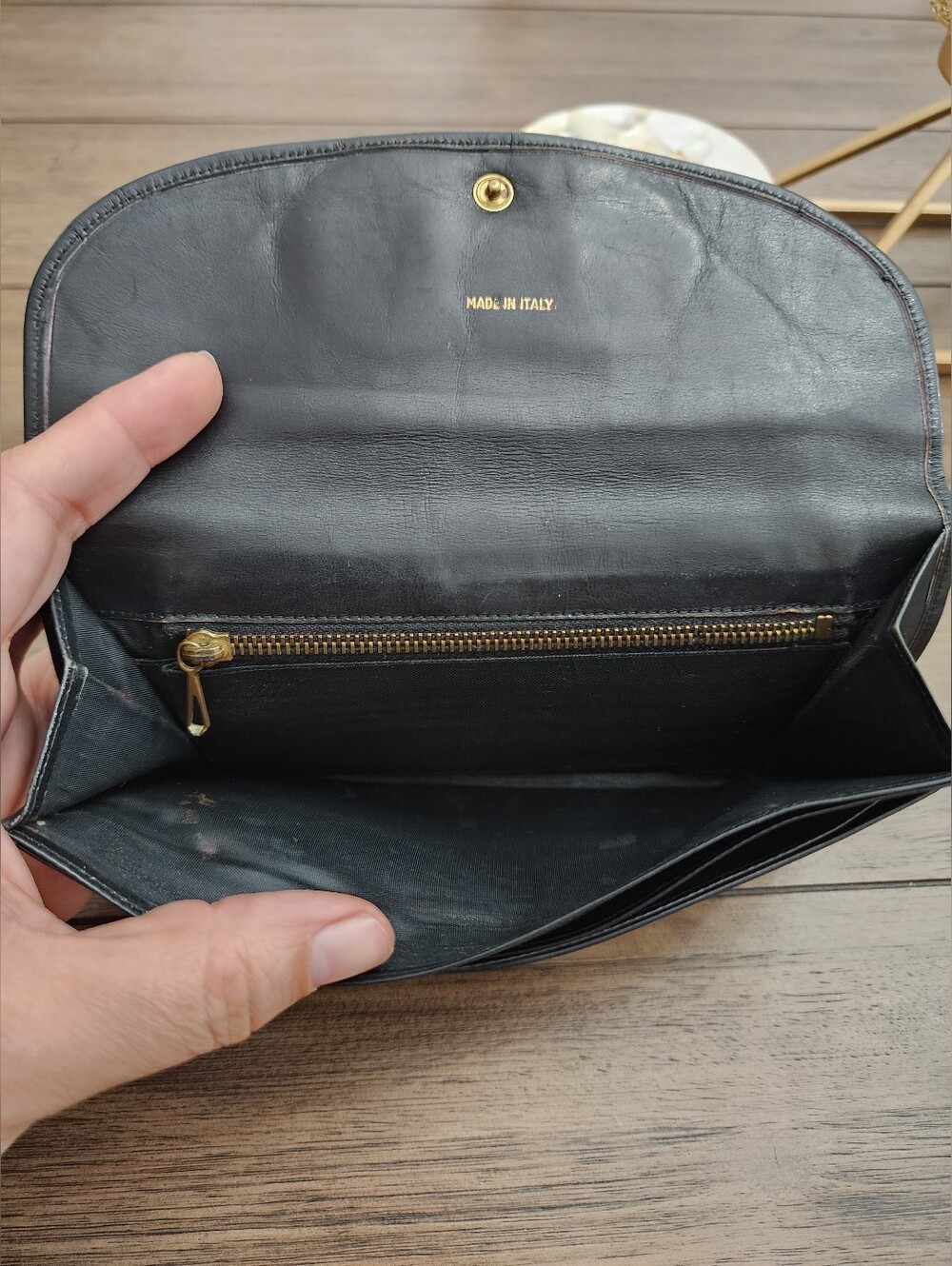 Gucci Vintage Black Leather Clutch with Gold Horsebit and Red Accent - Picture 9 of 13
